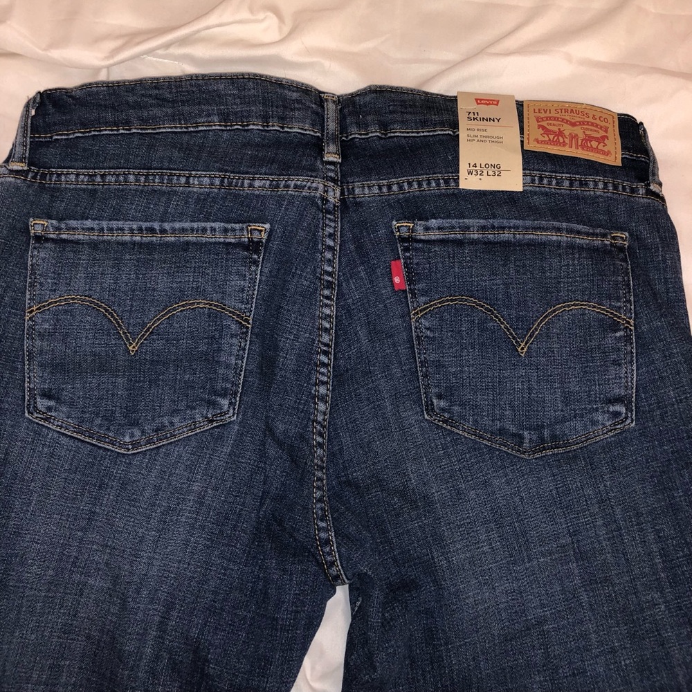 Women’s Levi’s 711 skinny mid rise skinny jeans